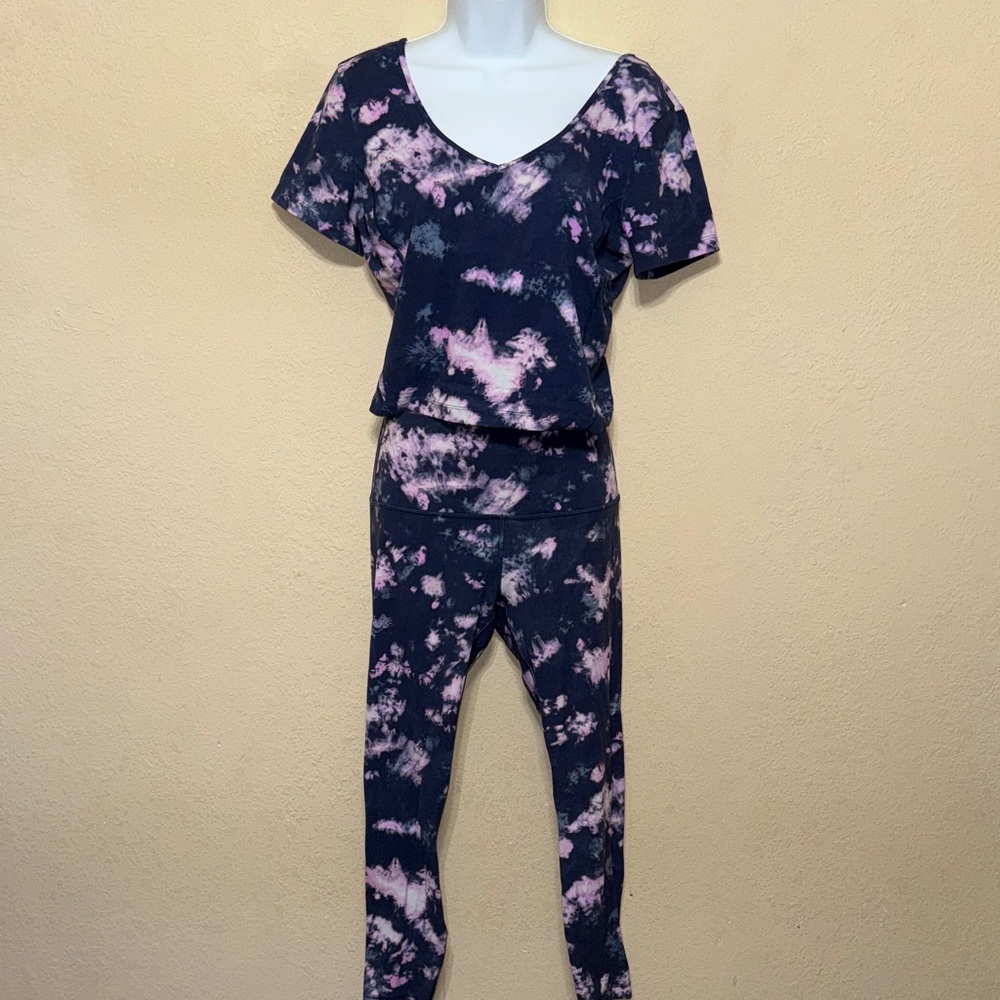 Lululemon Tie-Dye align tee and matching leggings